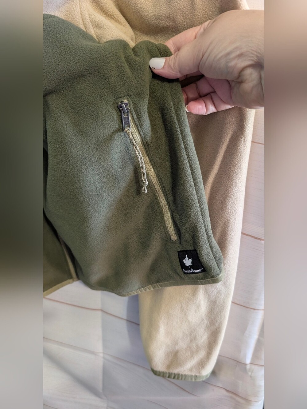 🆕 ❤️ Geographic Beige, Olive & Neon Yellow Chest Pocket Fleece Full Zip Size L - Picture 6 of 9